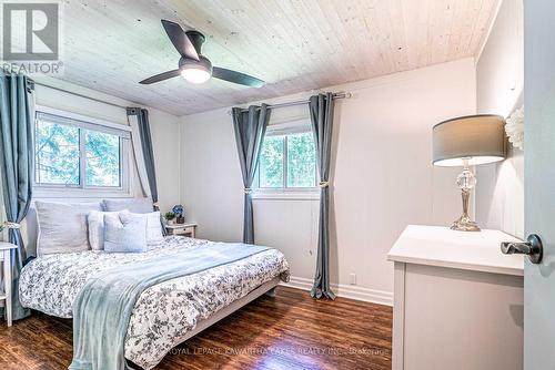 117 Lenwil Road, Kawartha Lakes, ON - Indoor Photo Showing Bedroom