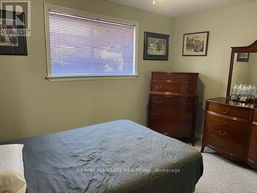 25 - 115 Mary Street, Kawartha Lakes, ON - Indoor Photo Showing Bedroom