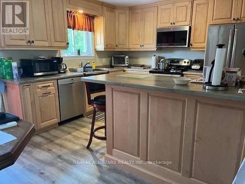 25 - 115 Mary Street, Kawartha Lakes, ON - Indoor Photo Showing Kitchen