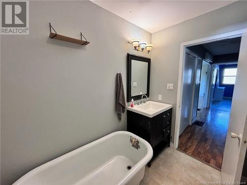 34 Rosedale Drive, Hartland, NB - Indoor Photo Showing Bathroom