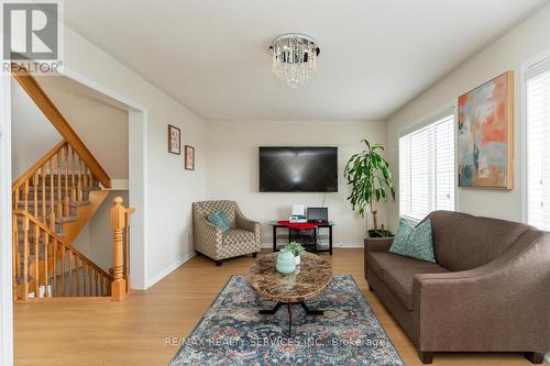 39 Vanhorne Close, Brampton, ON - Indoor Photo Showing Living Room