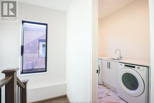 668 Lily Mac Boulevard, Windsor, ON - Indoor Photo Showing Laundry Room