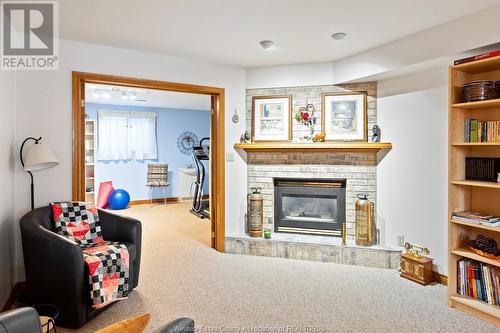 383 Briar Ridge, Amherstburg, ON - Indoor Photo Showing Living Room With Fireplace