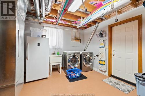 383 Briar Ridge, Amherstburg, ON - Indoor Photo Showing Laundry Room