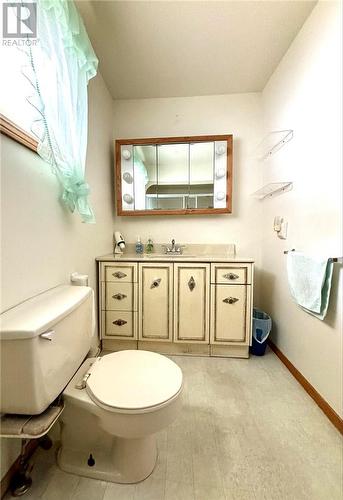 330 Chippewa W, North Bay, ON - Indoor Photo Showing Bathroom