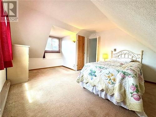 330 Chippewa W, North Bay, ON - Indoor Photo Showing Bedroom