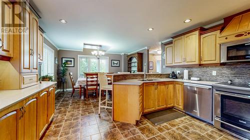 10 Robin'S Pond Hill Road, Torbay, NL - Indoor Photo Showing Kitchen