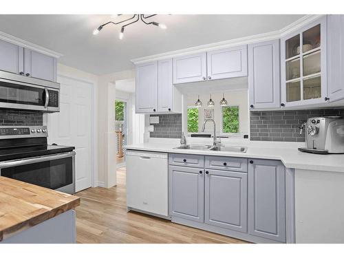 Cuisine - 1770 Ch. David, Prévost, QC - Indoor Photo Showing Kitchen With Double Sink