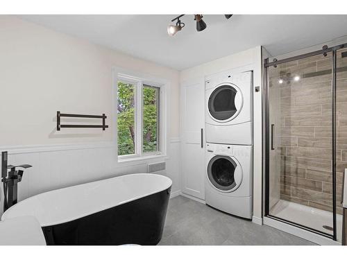 Bathroom - 1770 Ch. David, Prévost, QC - Indoor Photo Showing Laundry Room