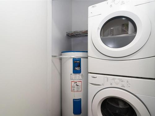 431-2871 Jacklin Rd, Langford, BC - Indoor Photo Showing Laundry Room