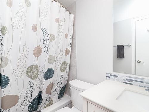 307-1235 Johnson St, Victoria, BC - Indoor Photo Showing Bathroom