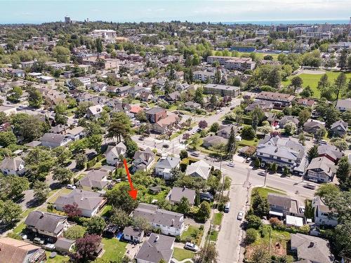 A-2511 Vancouver St, Victoria, BC - Outdoor With View