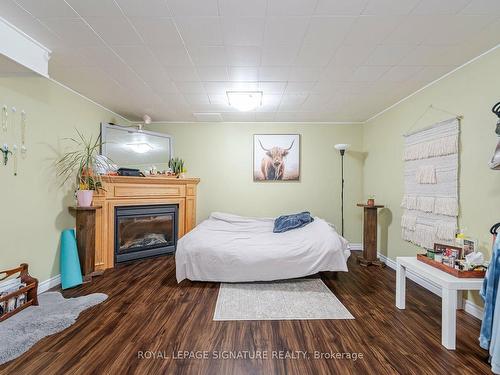 20 Flint Dr, Kitchener, ON - Indoor Photo Showing Bedroom