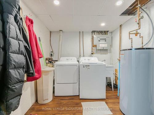 20 Flint Dr, Kitchener, ON - Indoor Photo Showing Laundry Room