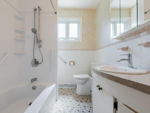 Salle de bains - 806 Rue Jean-Bois, Boucherville, QC - Indoor Photo Showing Bathroom