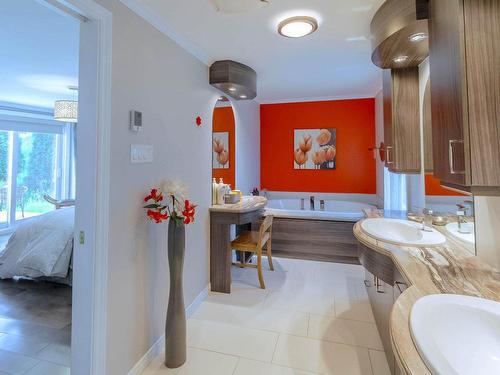Salle de bains attenante Ã  la CCP - 3871  - 3873 Boul. De La Grande-Baie S., Saguenay (La Baie), QC - Indoor Photo Showing Bathroom