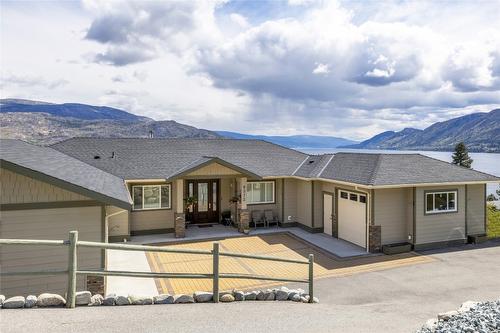 6372 Topham Place, Peachland, BC - Outdoor