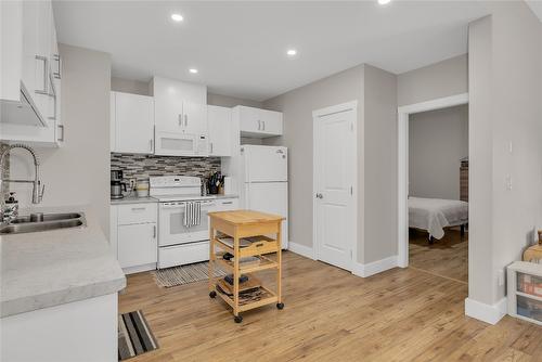 6372 Topham Place, Peachland, BC - Indoor Photo Showing Kitchen With Double Sink