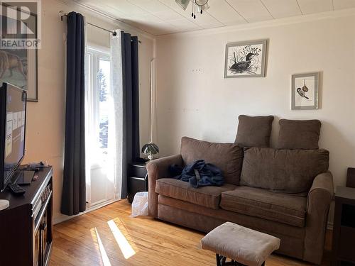 28 Dominion Ave, Kapuskasing, ON - Indoor Photo Showing Living Room