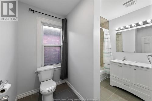 1663 Goyeau, Windsor, ON - Indoor Photo Showing Bathroom