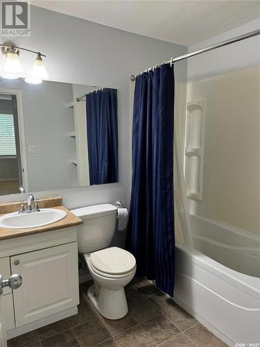 191 28Th Street, Battleford, SK - Indoor Photo Showing Bathroom