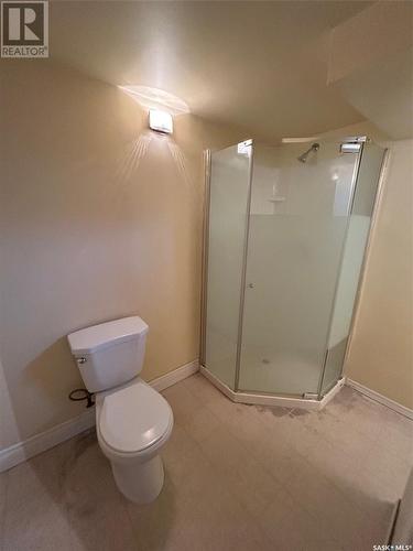 191 28Th Street, Battleford, SK - Indoor Photo Showing Bathroom