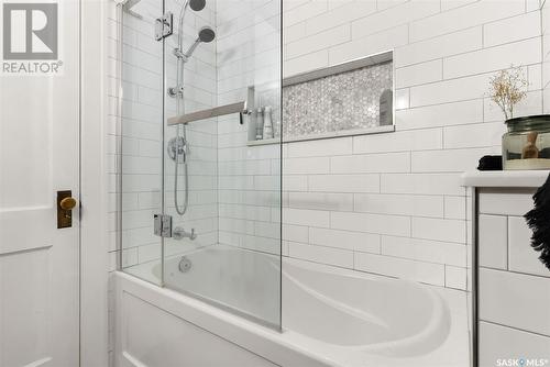 710 College Avenue, Regina, SK - Indoor Photo Showing Bathroom