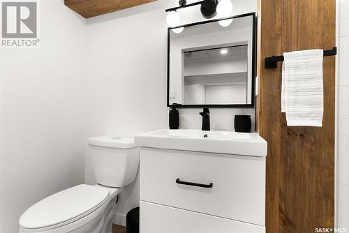 710 College Avenue, Regina, SK - Indoor Photo Showing Bathroom