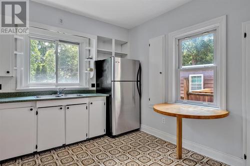 647 Charlotte Street, Peterborough (Monaghan), ON - Indoor Photo Showing Kitchen With Double Sink