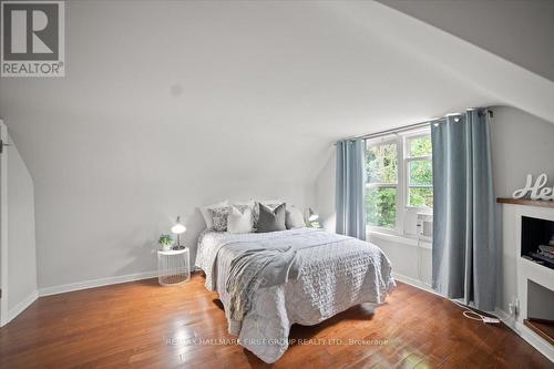 75 Riverside Drive S, Oshawa, ON - Indoor Photo Showing Bedroom