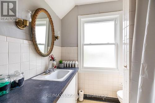 220 Etna Avenue, Oshawa, ON - Indoor Photo Showing Bathroom