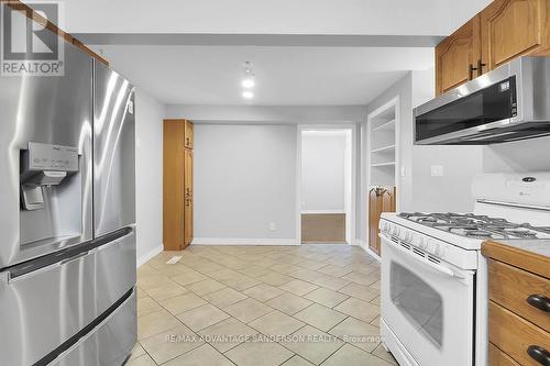 109 Mcnay Street, London, ON - Indoor Photo Showing Kitchen