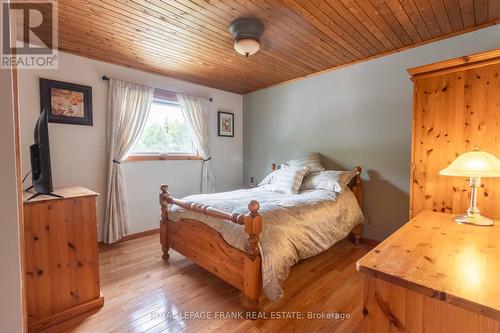 497 Mooney Road, Hastings Highlands, ON - Indoor Photo Showing Bedroom