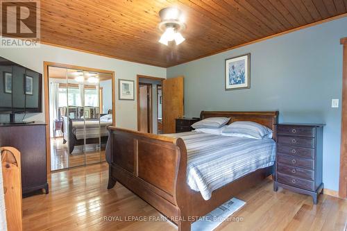 497 Mooney Road, Hastings Highlands, ON - Indoor Photo Showing Bedroom