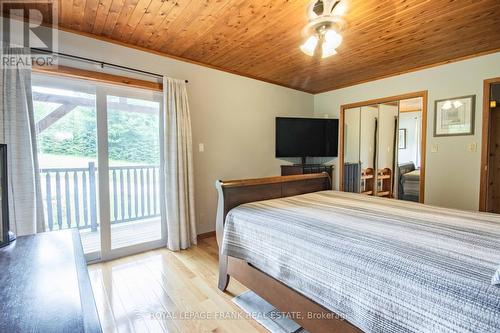 497 Mooney Road, Hastings Highlands, ON - Indoor Photo Showing Bedroom