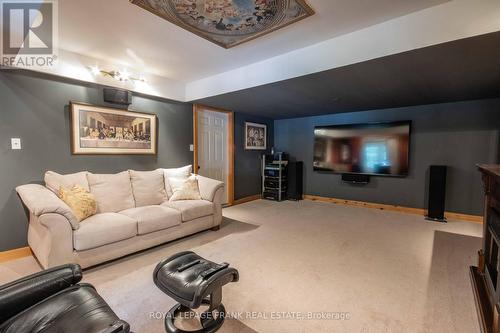 497 Mooney Road, Hastings Highlands, ON - Indoor Photo Showing Living Room