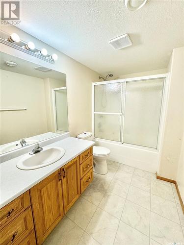 3310 6Th Avenue W, Prince Albert, SK - Indoor Photo Showing Bathroom