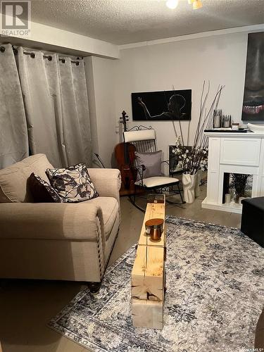 401 Bauman Street, Meadow Lake, SK - Indoor Photo Showing Living Room