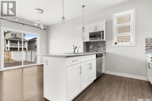 4044 Waterer Street, Regina, SK - Indoor Photo Showing Kitchen