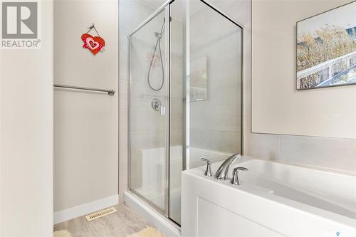 4044 Waterer Street, Regina, SK - Indoor Photo Showing Bathroom