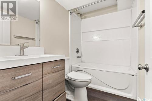 4044 Waterer Street, Regina, SK - Indoor Photo Showing Bathroom