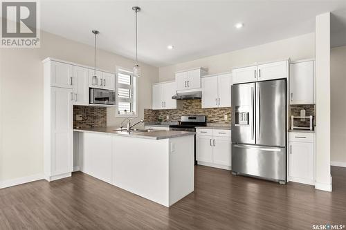 4044 Waterer Street, Regina, SK - Indoor Photo Showing Kitchen With Upgraded Kitchen