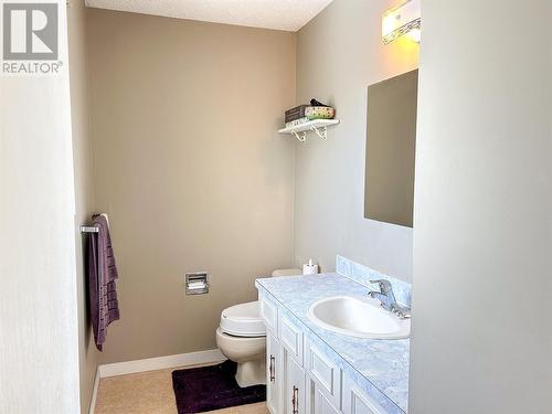 1532 Carmi Avenue, Penticton, BC - Indoor Photo Showing Bathroom