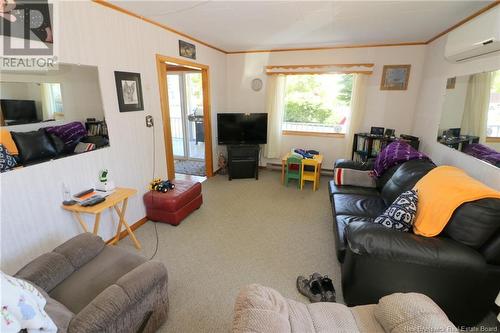 43 Whistle Road, Grand Manan, NB - Indoor Photo Showing Living Room