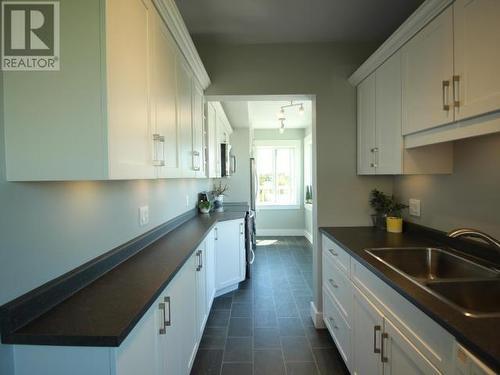 6868 Egmont Street, Powell River, BC - Indoor Photo Showing Kitchen
