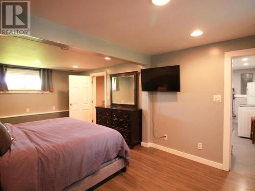 6868 Egmont Street, Powell River, BC - Indoor Photo Showing Bedroom