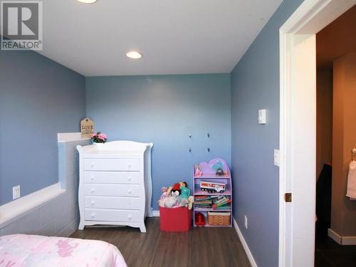 6868 Egmont Street, Powell River, BC - Indoor Photo Showing Bedroom