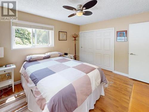 7113 Hazelton Street, Powell River, BC - Indoor Photo Showing Bedroom