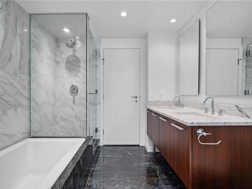 805-707 Courtney St, Victoria, BC - Indoor Photo Showing Bathroom