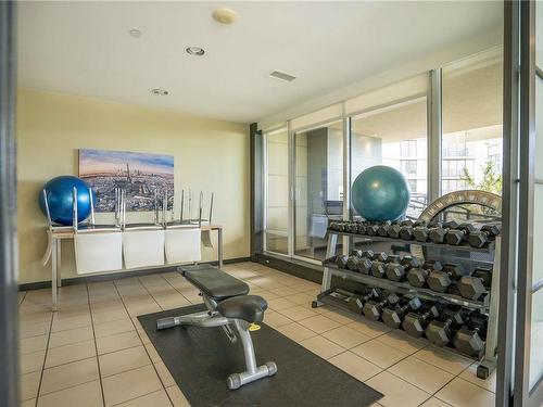 805-707 Courtney St, Victoria, BC - Indoor Photo Showing Gym Room